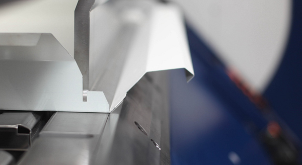 Schwenkbiegen bei Mitsch Blechbearbeitung