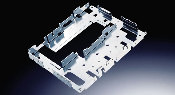 Umformen von Blechteilen bei Mitsch Blechbearbeitung